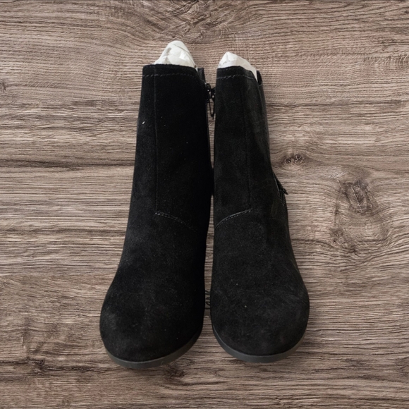 Womens Clarks Black Ankle Boots - Picture 5 of 5